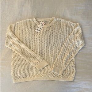 Uniqlo White Crew Neck Sweater with Mesh Texture